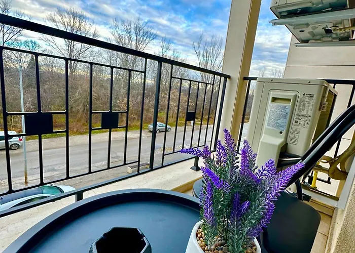 Daire Regatta Park 1br Exclusive Parking Included