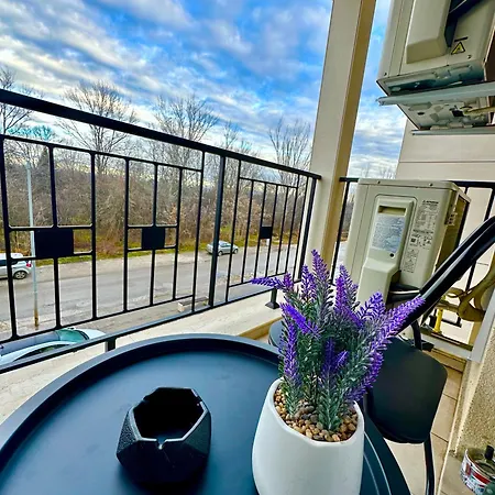 Апартамент Regatta Park 1br Exclusive Parking Included